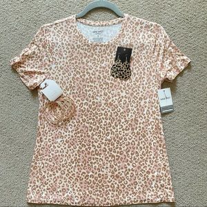 Leopard Print Crewneck Tee & Accessories